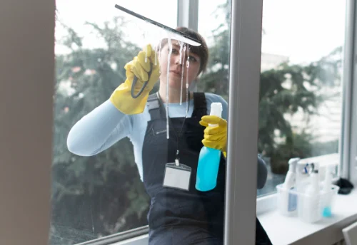 Nettoyage de vitres intérieures et extérieures à Arlebosc